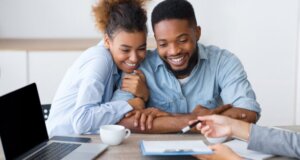 Crowdlending : fonctionnement, avantages et risques du financement participatif